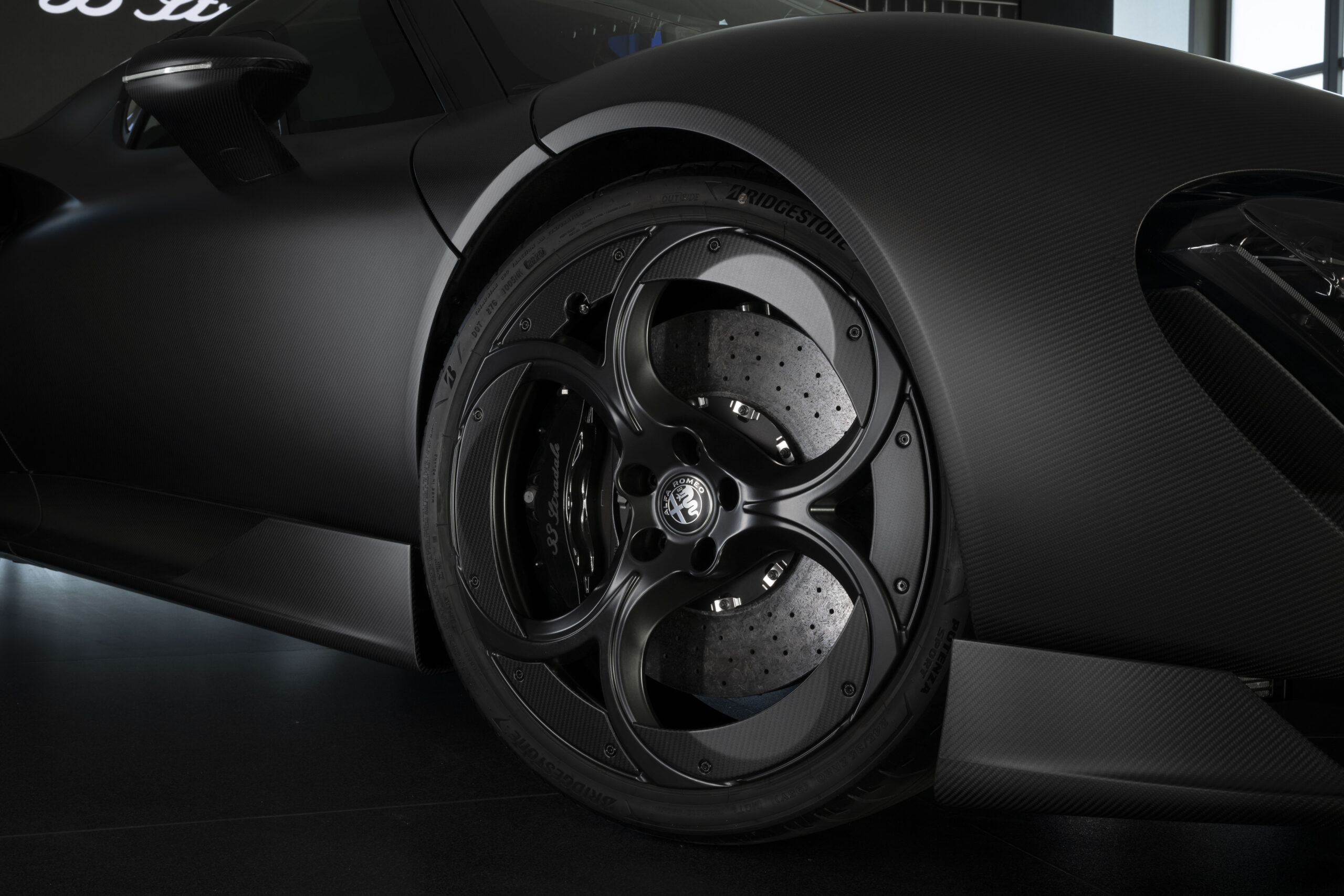 33 stradale perla nera4 scaled