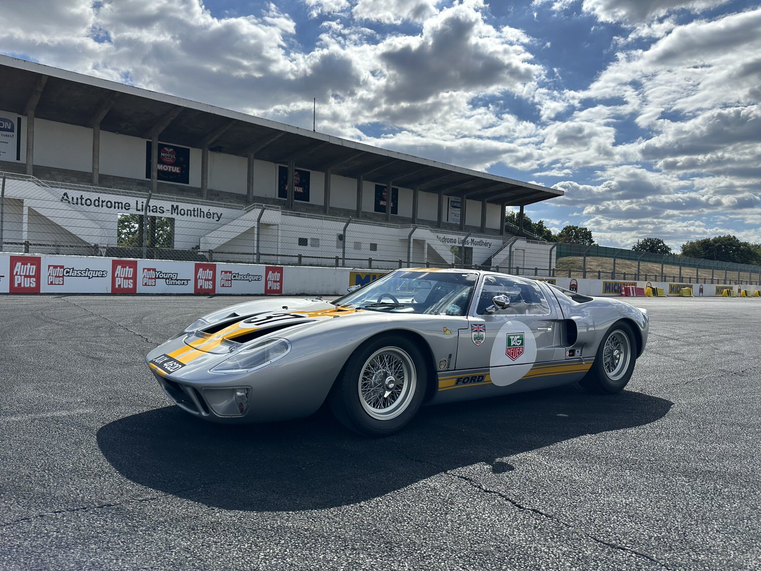 Home, Speed Home - Ford GT40P/1041 In Montlhéry